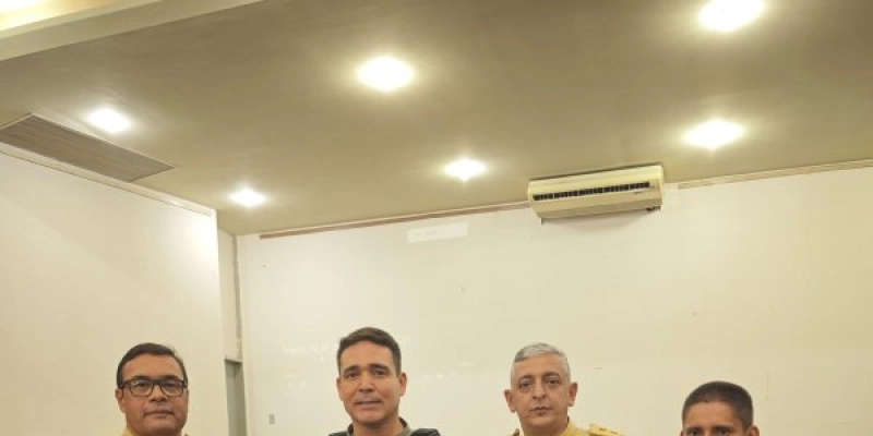 Major Feitosa recebe certificado de agradecimento durante solenidade em comemoração aos 16 anos do 6º BBM 