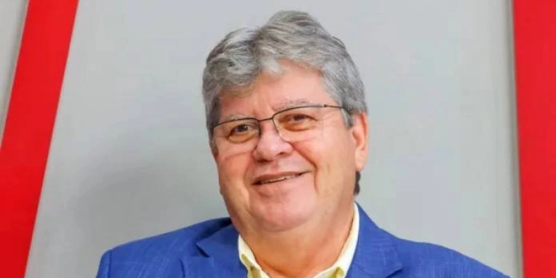 João Azevêdo destaca avanços conservadores e defende nova estratégia para a esquerda na Paraíba