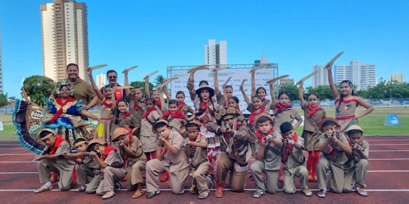 Começa Campeonato Brasileiro de Atletismo Sub-16 na Vila Olímpica e medalhistas olímpicos marcam presença na abertura 