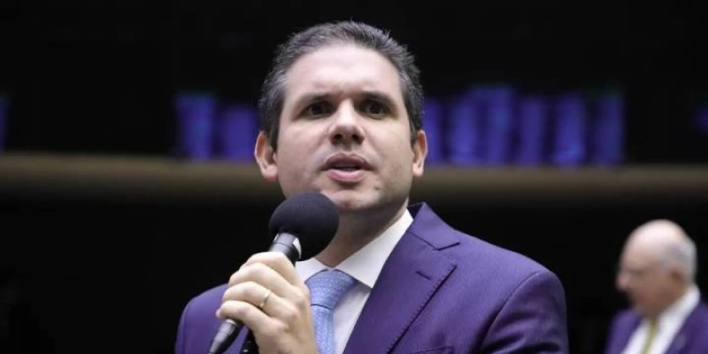 Hugo Motta recebe importante apoio de três blocos partidários na disputa pela presidência da Câmara