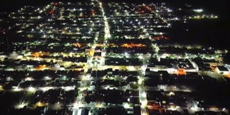 Mais de 90% da iluminação da área urbana de Aparecida é realizada por lâmpadas de LED