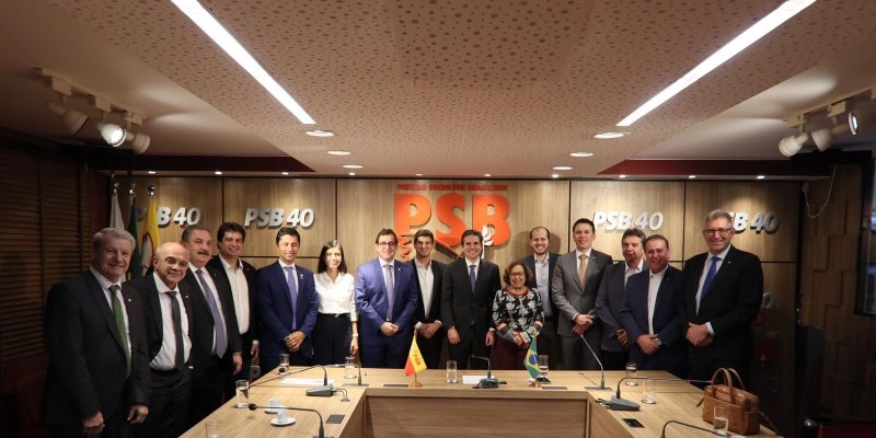 Bancada do PSB anuncia apoio à candidatura do deputado Hugo Motta para presidência da Câmara em 2025