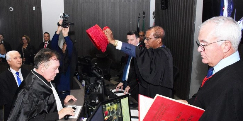 Carlos Eduardo Leite Lisboa é eleito e toma posse como desembargador  do TJPB