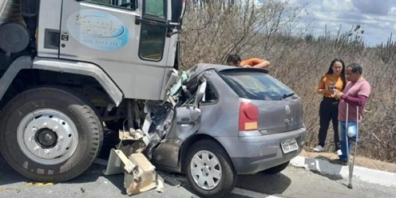 Colisão violenta tira a vida de família que viajava para Campina Grande