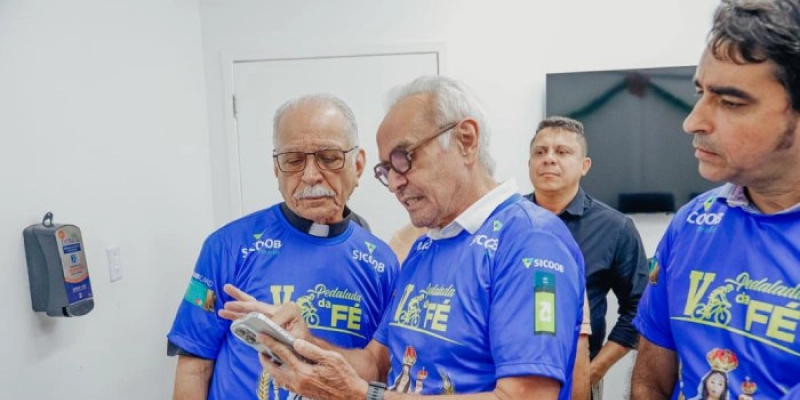 Cícero sanciona projeto de Lei que oficializa ‘Pedalada da Fé’ como evento da programação oficial da Romaria da Penha