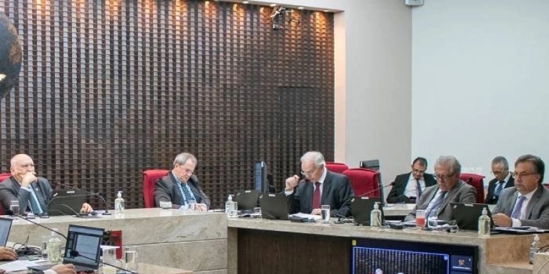 TCE aprecia Auditoria Operacional na Educação, após a Covid-19, e faz alertas aos gestores públicos