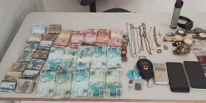 Polícia Militar prende três pessoas em flagrante por tráfico de drogas na cidade de Coremas
