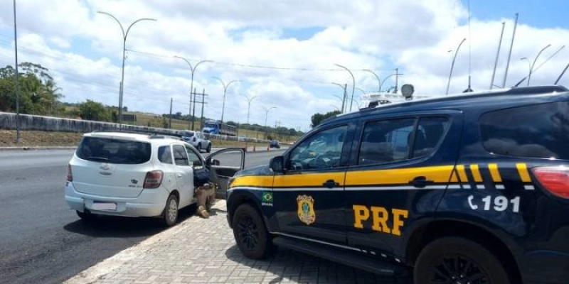 PRF na Paraíba flagra três condutores embriagados e recupera dois carros durante o final de semana