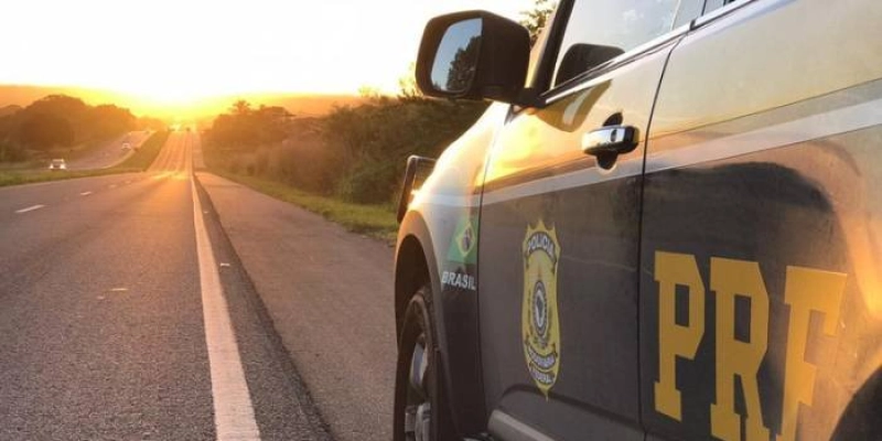 PRF realiza resgate emocionante de jovem em situação de vulnerabilidade na BR-101, em Santa Rita