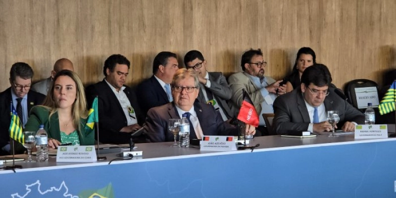 João Azevêdo participa de reunião do Fórum de Governadores com ministro Ricardo Lewandowski e discute PEC da Segurança Pública