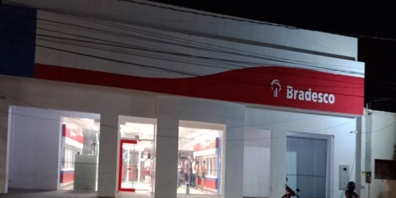 Banco deve indenizar idoso por descontos indevidos em benefício previdenciário