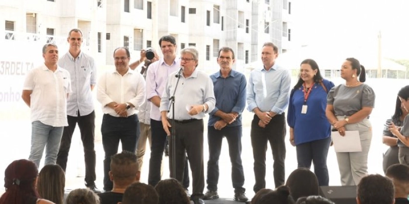 João Azevêdo entrega 192 apartamentos com ampla área de lazer e assegura moradia digna a famílias de João Pessoa