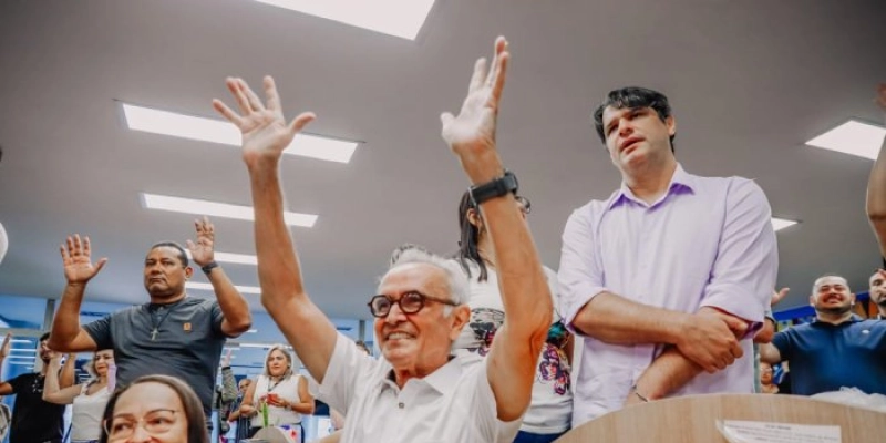 Cícero Lucena prestigia apresentação de coral de libras dos alunos da Rede Municipal de Ensino de João Pessoa