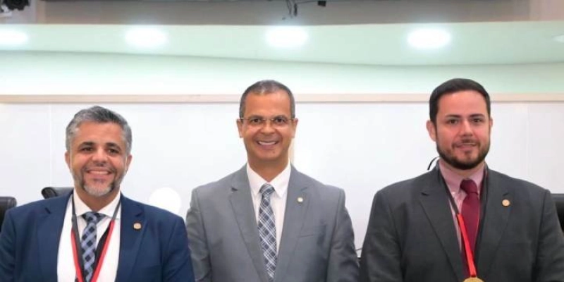 ALPB homenageia diretores do INSS Caio Maia Figueiredo e Marcus Vinicius Braga