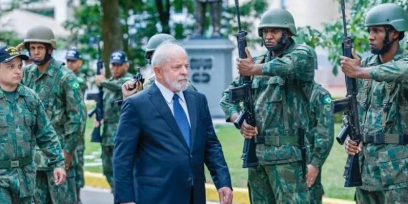 Militares ficam fora da PEC do Corte de Gastos, mas governo mira “supersalários” e benefícios