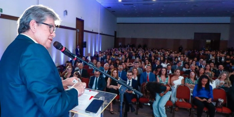 João Azevêdo prestigia abertura de Congresso Regional do Ministério Público e destaca diálogo e harmonia com as instituições