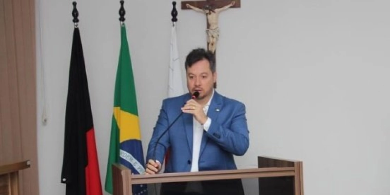 Júnior Araújo se faz presente na Sessão Especial em comemoração aos 50 anos da Câmara de Dirigentes Lojistas de Cajazeiras