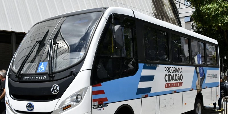 Governo adquire novo micro-ônibus para implementar ações do Programa Cidadão