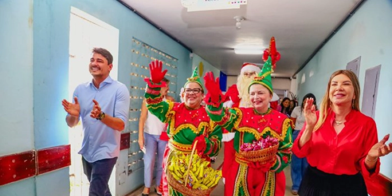 Crianças do Hospital Valentina recebem a visita do Papai Noel