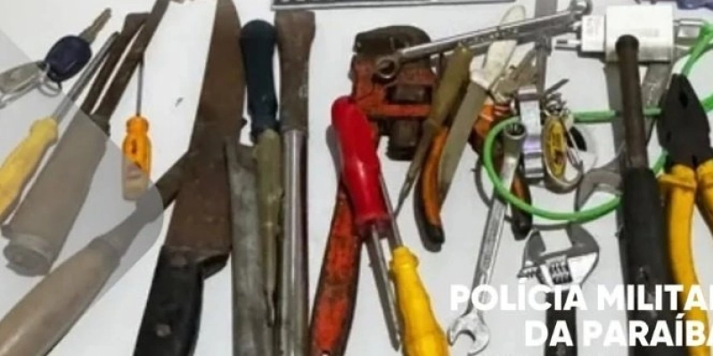 Polícia conduz suspeitos de furtarem diversas residências de veranistas