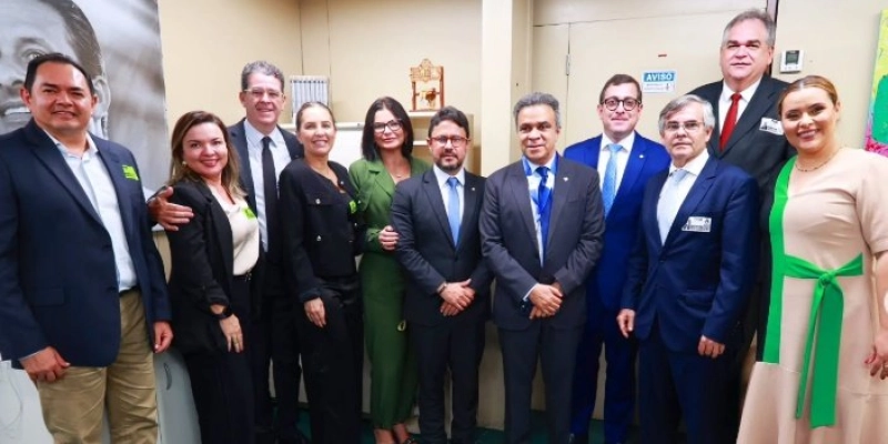 Gervásio Maia recebe autoridades para discutir ajuste fiscal, conjuntura política e PEC 45