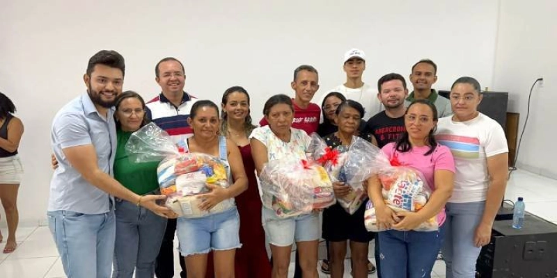 Vereador Ronaldo Mourão promove ação social e distribui cestas básicas em Aparecida; Fotos e Vídeo 