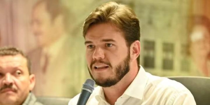 Prefeito de Campina Grande enfrenta penalidades por contratações temporárias indevidas