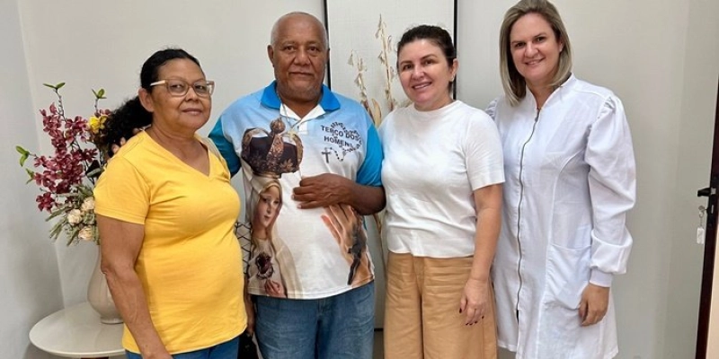 Paciente retorna ao Hospital Regional de Pombal para agradecer equipe que salvou sua vida