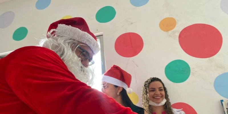 Hospital de Trauma de João Pessoa promove festa de Natal na Ala Pediátrica