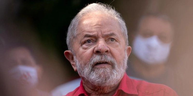 Lula concede indulto natalino a presos com HIV e câncer, mas exclui presos do 8/1