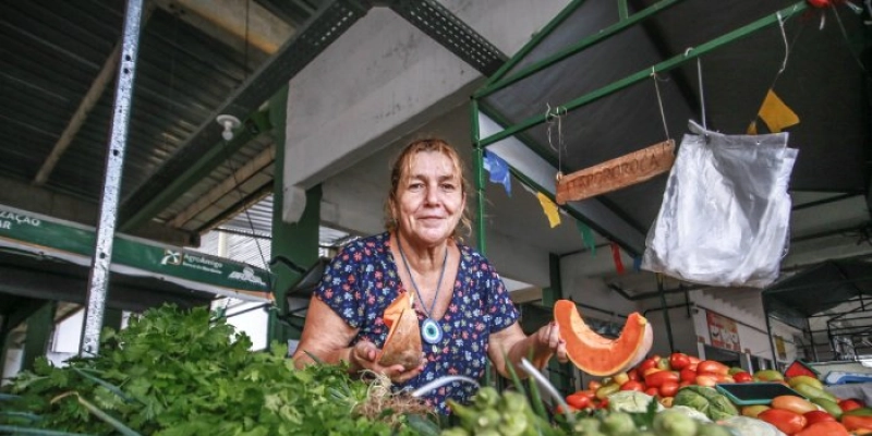 Consumidores encontram produtos de qualidade e sem agrotóxicos para a ceia de Natal na Cecaf