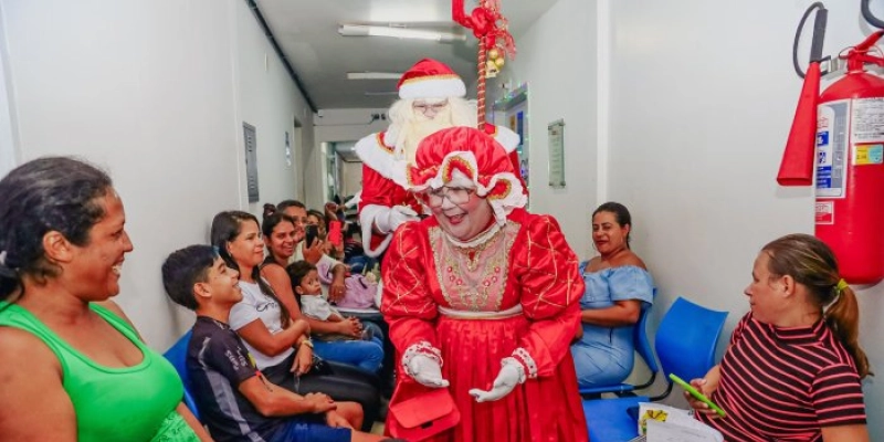 Hospitais da rede municipal celebram o Natal junto aos profissionais, pacientes e acompanhantes