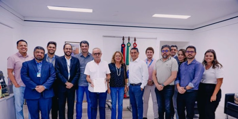 Cícero Lucena assina contrato com a Caixa para construção de 200 unidades habitacionais em Gramame