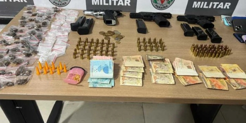 Operação policial prende quatro homens suspeitos de tráfico de drogas