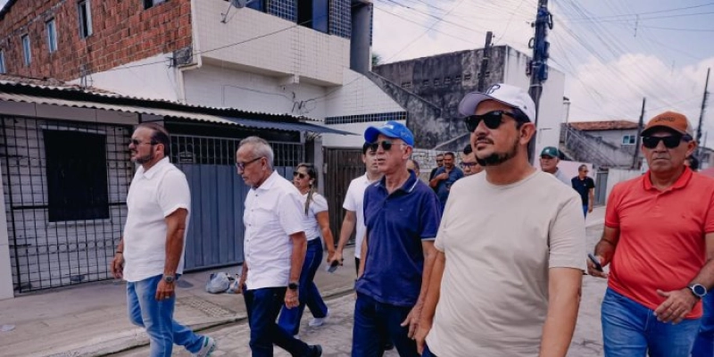 Prefeito entrega 100 ruas em 31 bairros de João Pessoa e projeta avanço da pavimentação por toda a cidade