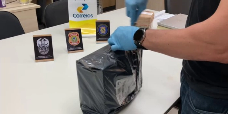 PF apreende encomendas contendo drogas em fiscalização nos Correios