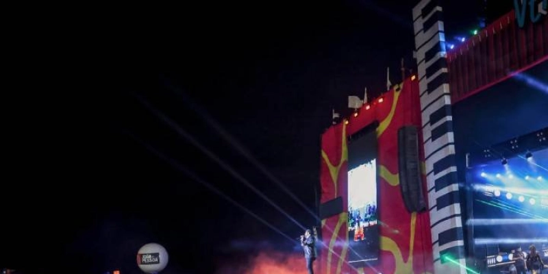 Festival Forró Verão lota Busto de Tamandaré e faz o público dançar