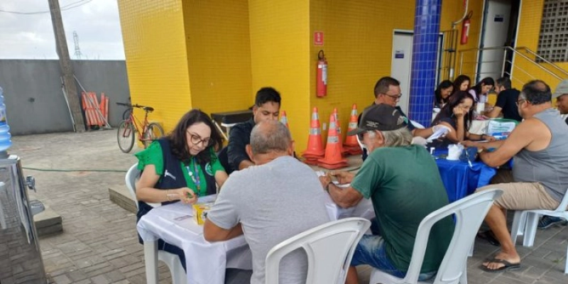 PRF realiza ação integrada com foco na saúde de motoristas de carga na PB