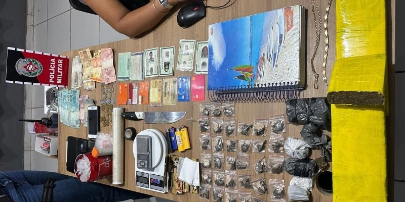 Polícia apreende drogas durante ação de combate ao tráfico