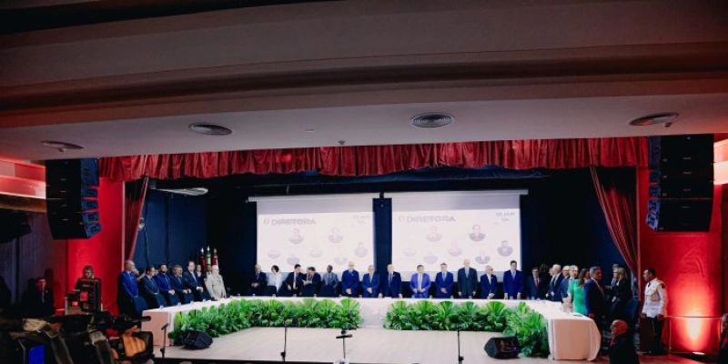 Cícero Lucena destaca aperfeiçoamento do TCE-PB durante posse do novo presidente da Corte