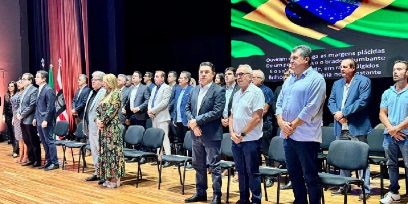 Deputado Wilson Santiago celebra anúncio da PB-387 que interliga Uiraúna, Poço de José de Moura e Triunfo