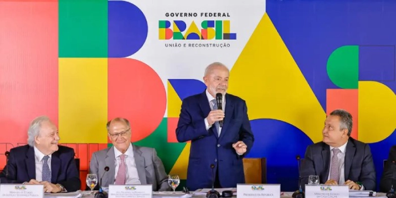 Prioridade do governo em 2025 é baratear os alimentos, diz Lula