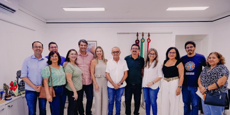 Cícero anuncia reajuste de 7,5% para professores, consolidando salário do magistério de João Pessoa como maior entre capitais nordestinas