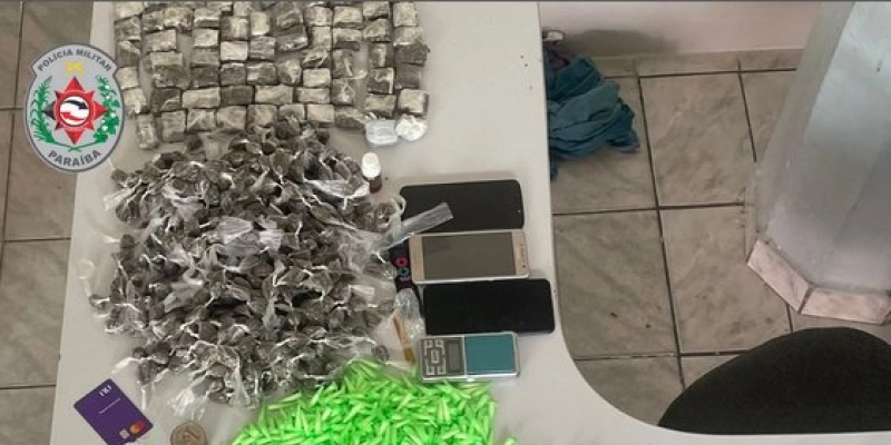 Polícia Militar apreende vasta quantidade de droga, uma arma de fogo e prende homem em flagrante, no Sertão da PB