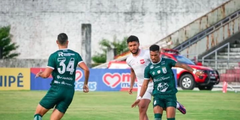 Sousa segura Auto Esporte mesmo com um a menos e mantém liderança do Paraibano