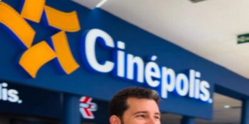 Deputado comemora parceria com Manaíra Shopping para realizar sessão inclusiva de cinema com pessoas neurodivergentes