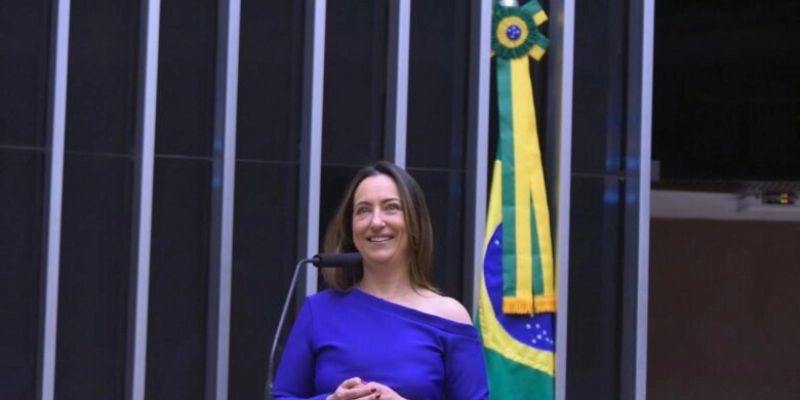 Rosangela Moro propõe projeto para tornar públicas informações sobre atuação de Janja