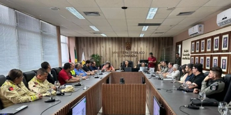 MPPB reúne órgãos e recomenda medidas para disciplinar “Folia de Rua”, em João Pessoa