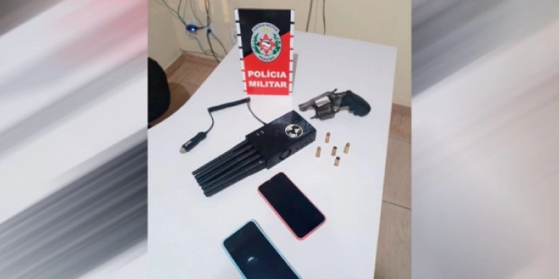 Polícia Militar prende dois suspeitos por roubo durante Operação