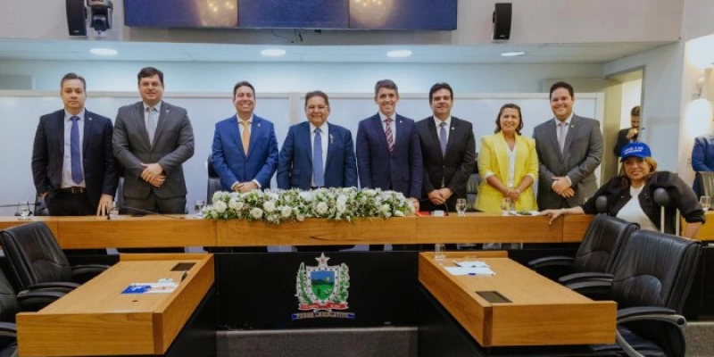 Nova Mesa Diretora da ALPB toma posse para o biênio 2025-2026